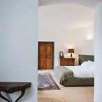 Del '600 Con Giardino E Piscina Villa *