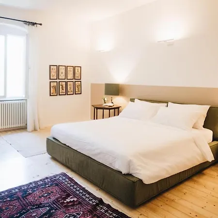 Del '600 Con Giardino E Piscina Willa *