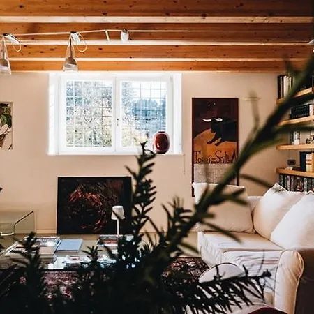 Del '600 Con Giardino E Piscina Willa Trydent