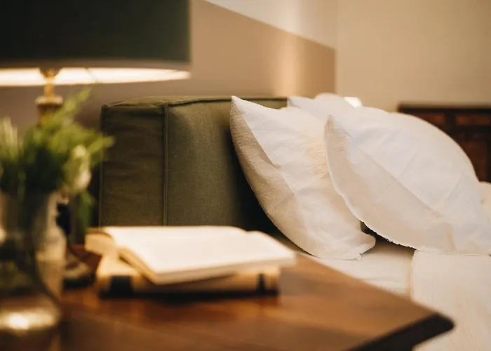 Del '600 Con Giardino E Piscina *