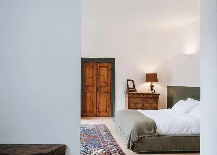 Del '600 Con Giardino E Piscina וילה *