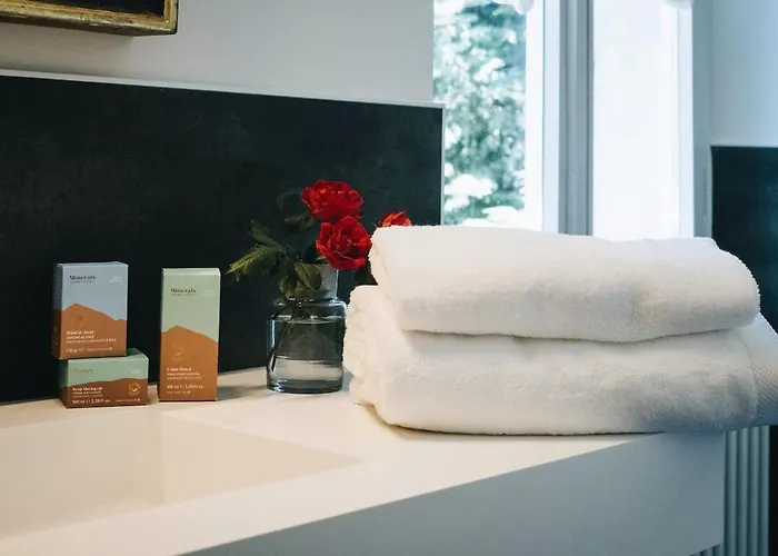 Del '600 Con Giardino E Piscina *